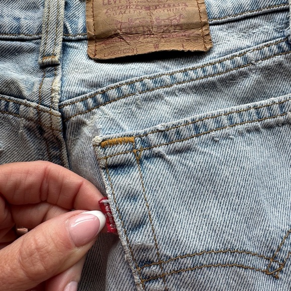 VINTAGE 532 Levi's Blue Jean Shorts High-Waisted Cut-Off Style - Picture 6 of 6